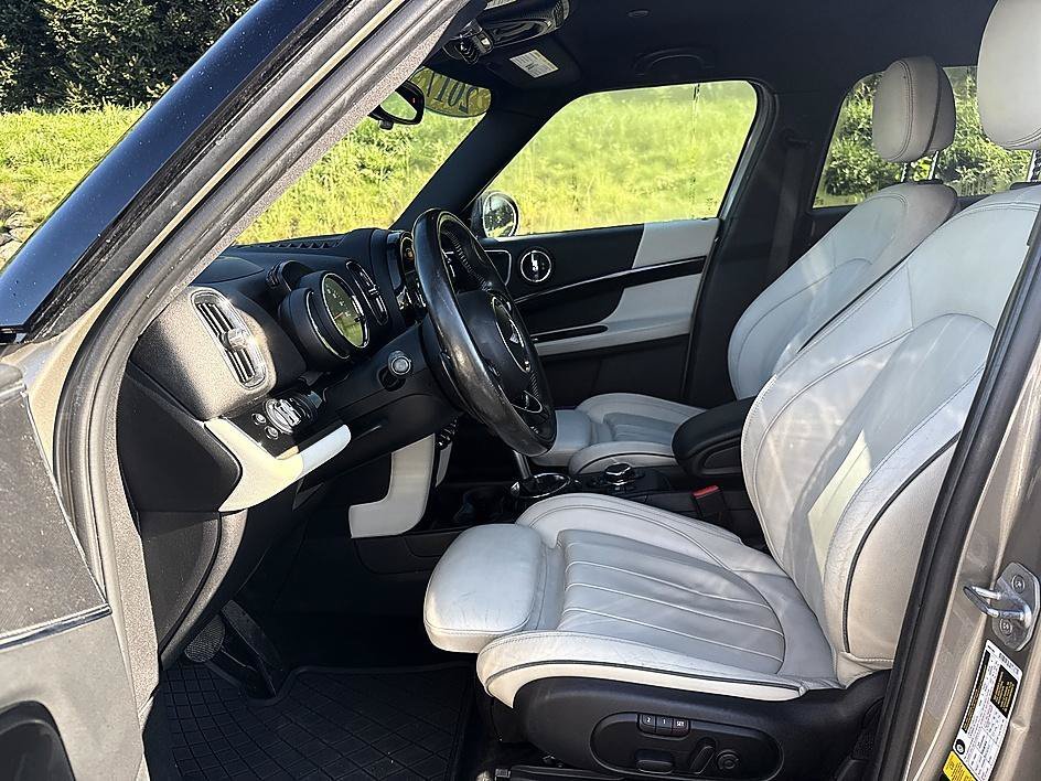 Used 2017 Melting Silver Metallic MINI Cooper S image 11