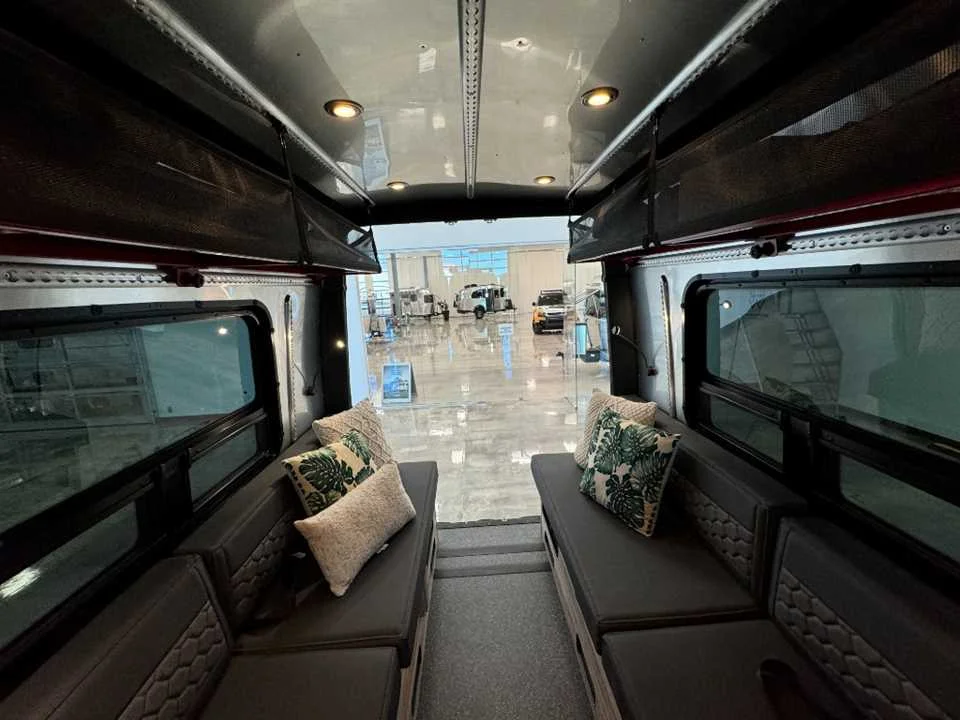 Used 2024 SILVER AIRSTREAM  image 47