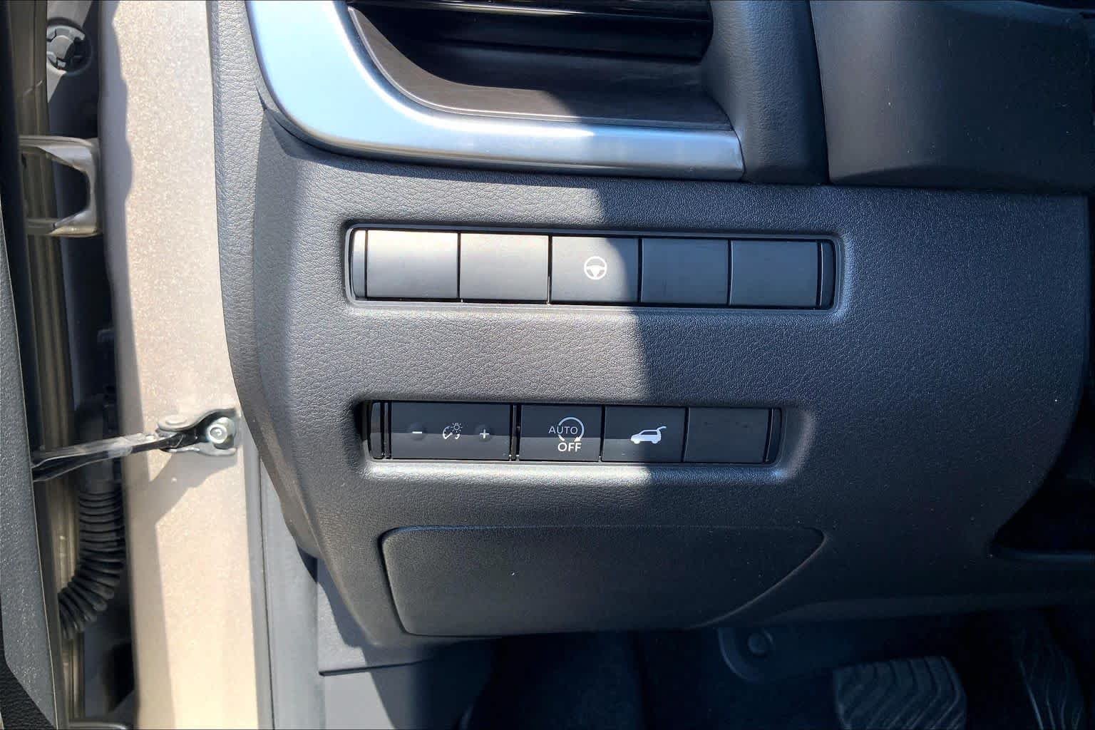 Used 2023 Champagne Silver Metallic Nissan Platinum image 36