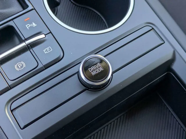 New 2026 Snow White Pearl Kia LXS FWD image 15