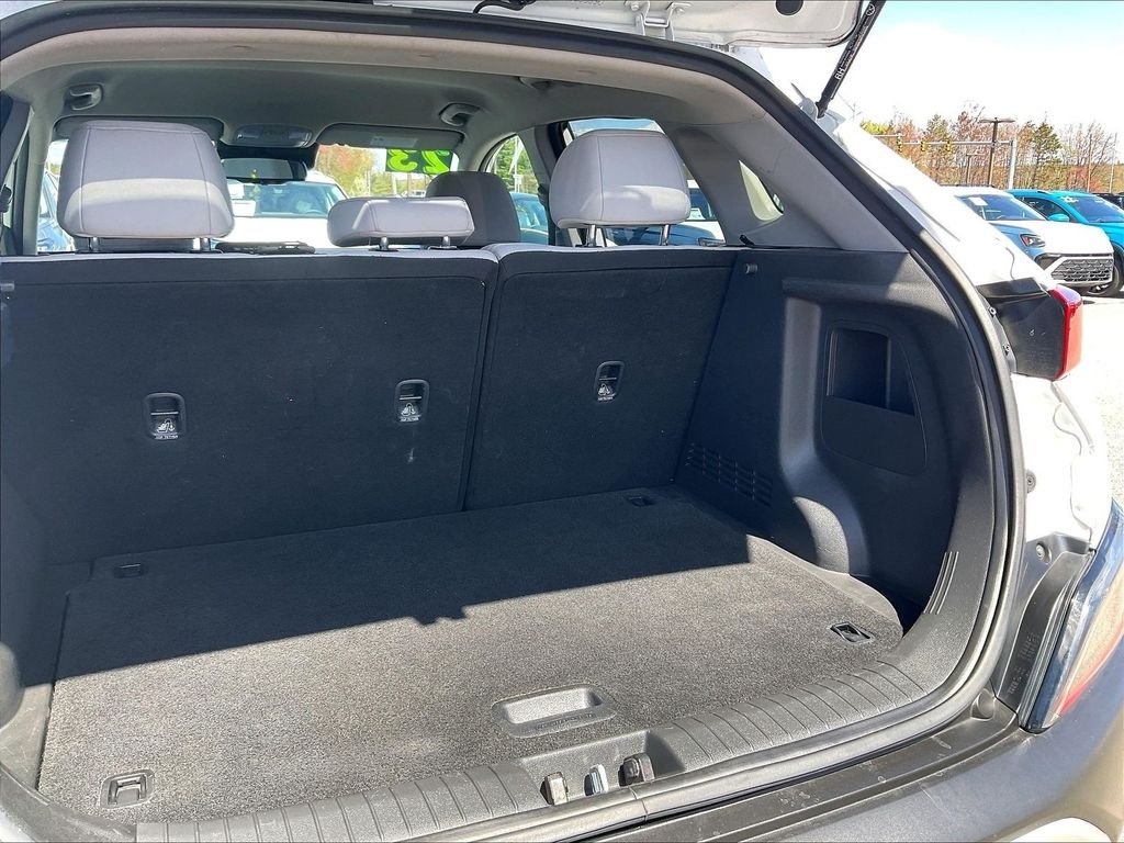 Used 2023 White Hyundai SEL image 33