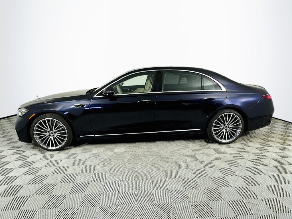 New 2027 Blue Mercedes-Benz S 580 image 4