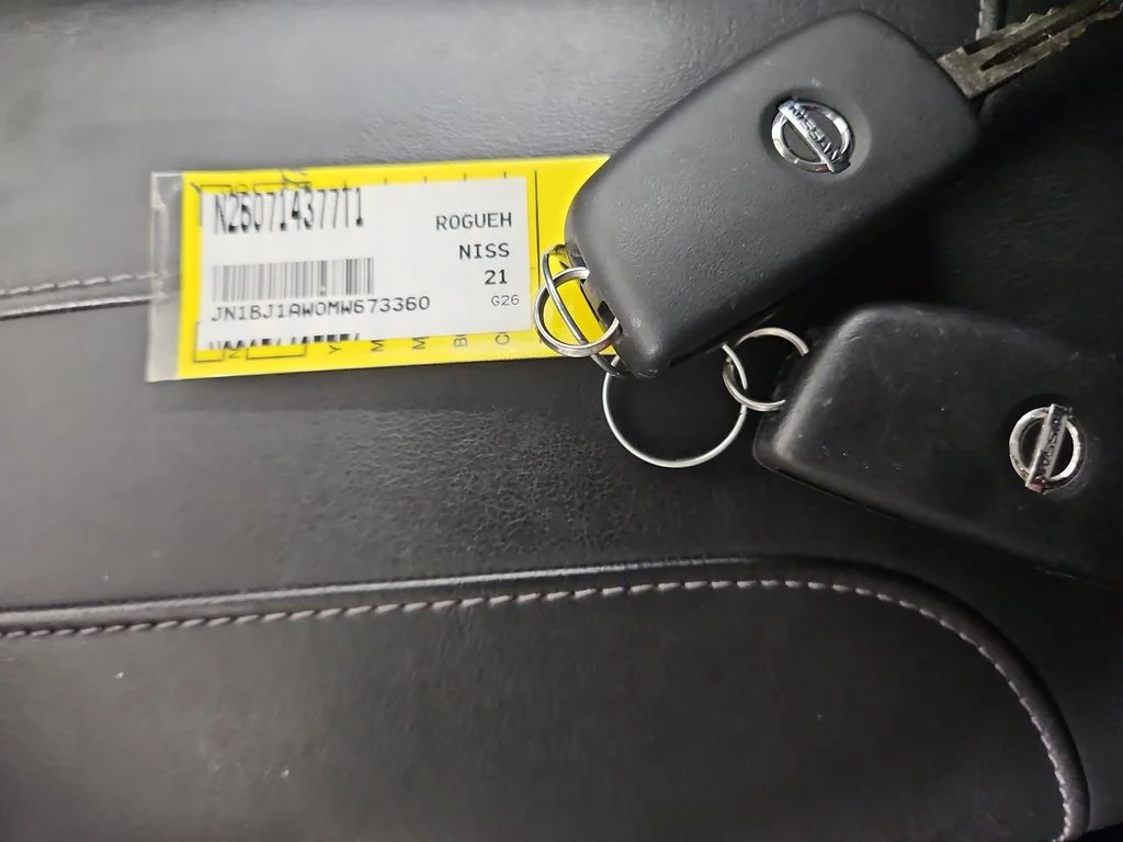 Used 2021 Black Nissan S image 28