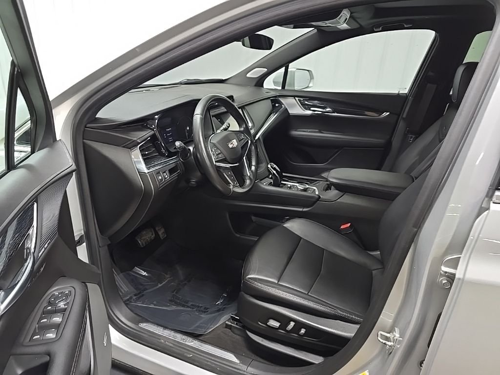 Used 2020 Radiant Silver Metallic Cadillac Premium Luxury image 29