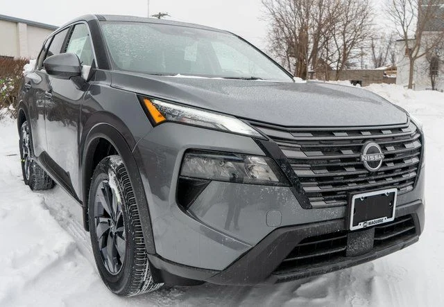 New 2026 Gun Metallic Nissan SV image 4