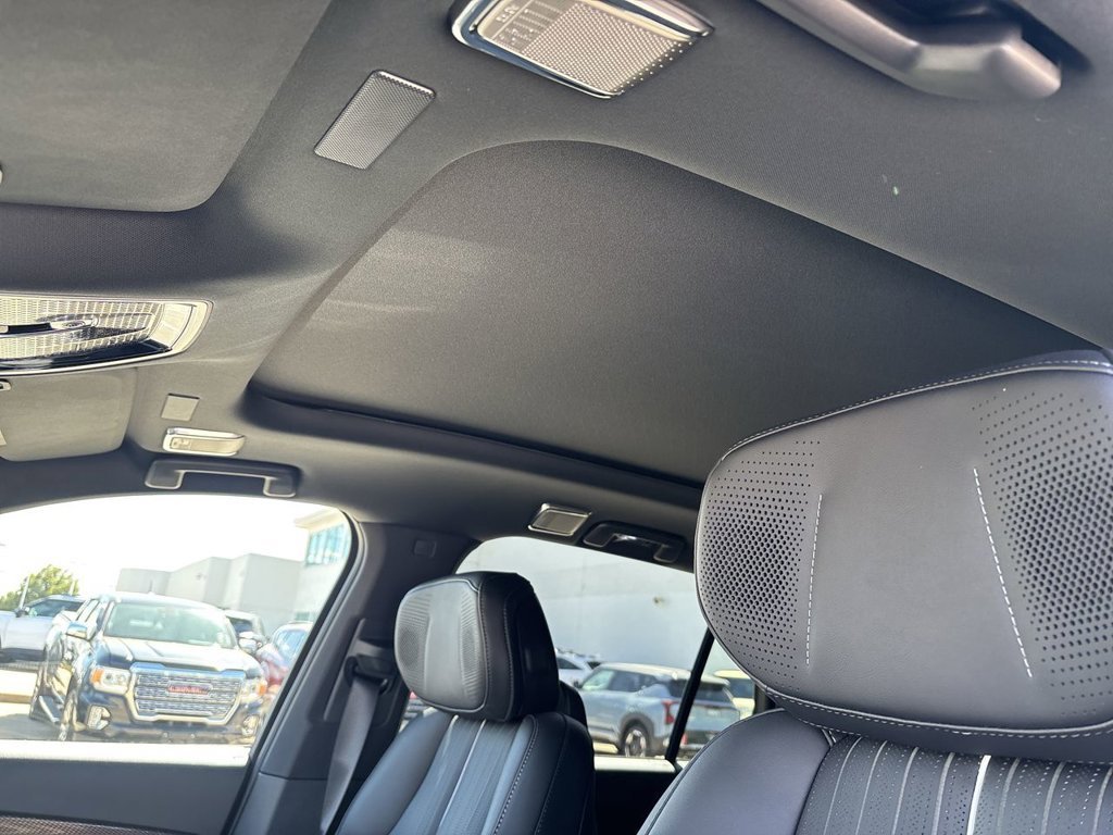 2027 Cadillac VISTIQ Sport - Photo 21