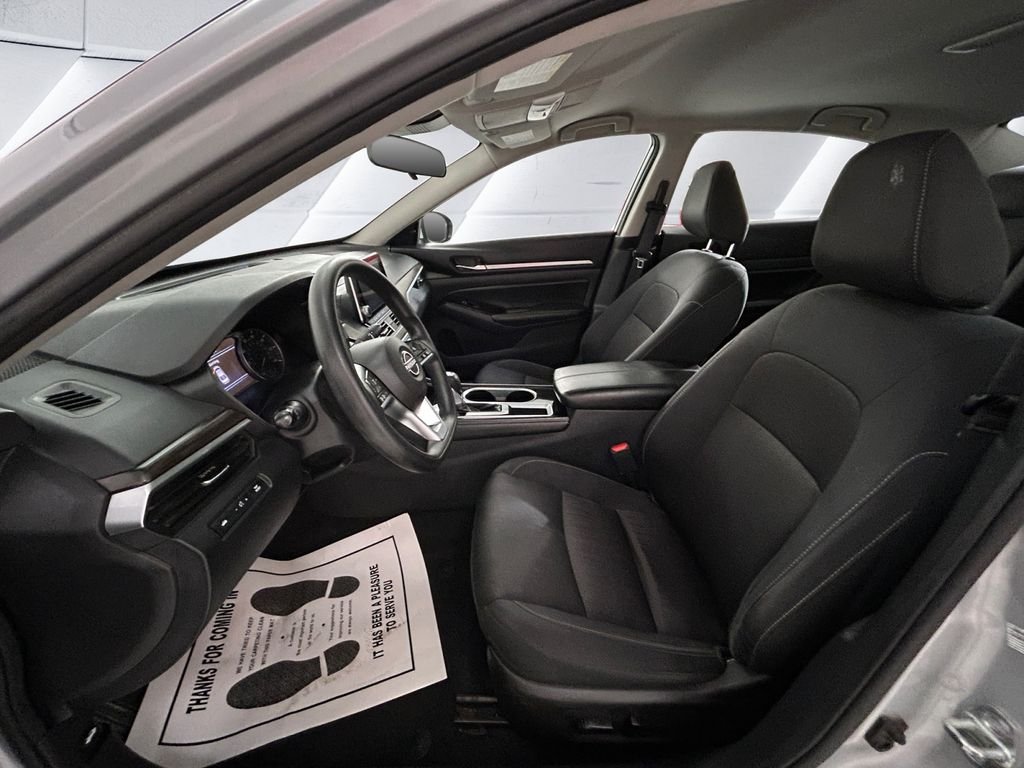 Used 2023 Silver Nissan 2.5 SV image 7