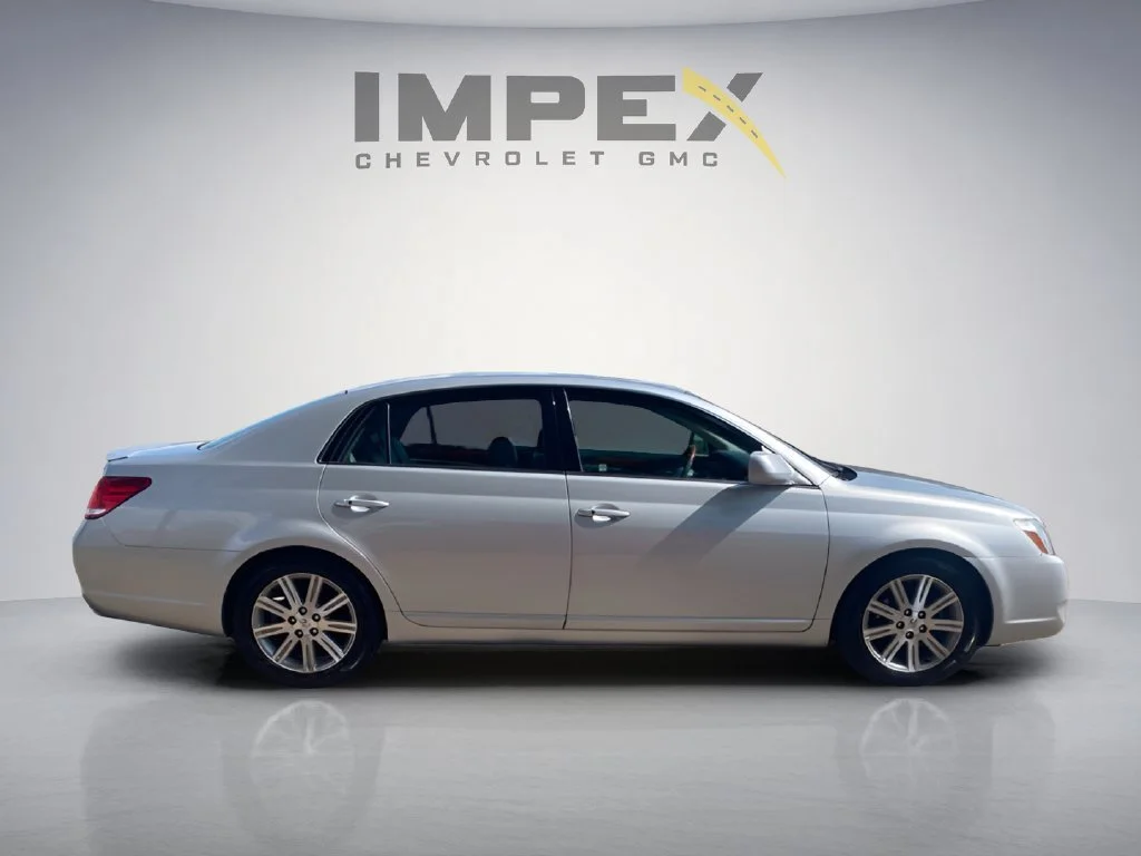 Used 2007 Silver Toyota XL image 6