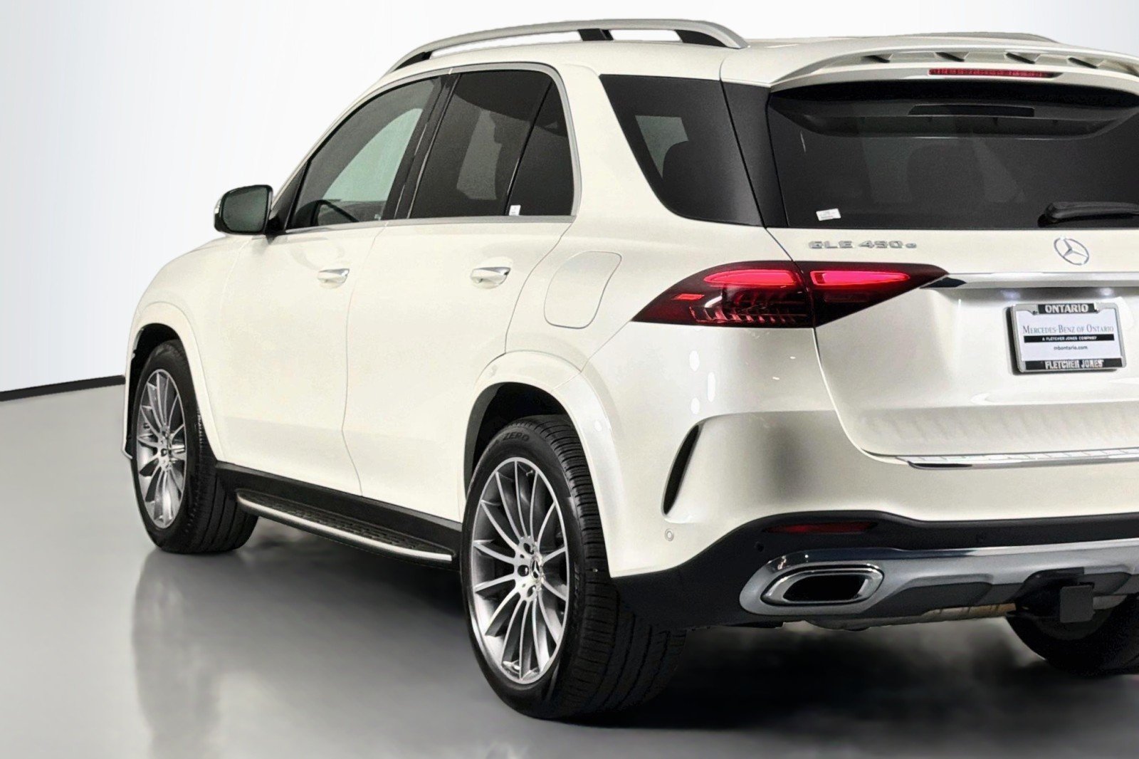 Certified Used 2024 MANUFAKTUR Diamond White Metallic Mercedes-Benz GLE 450e Plug-In Hybrid image 16