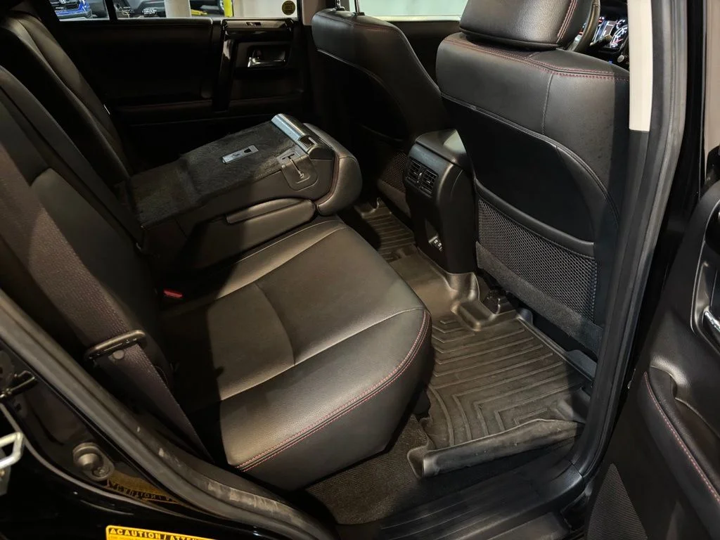 Used 2020 Midnight Black Metallic Toyota Venture image 8
