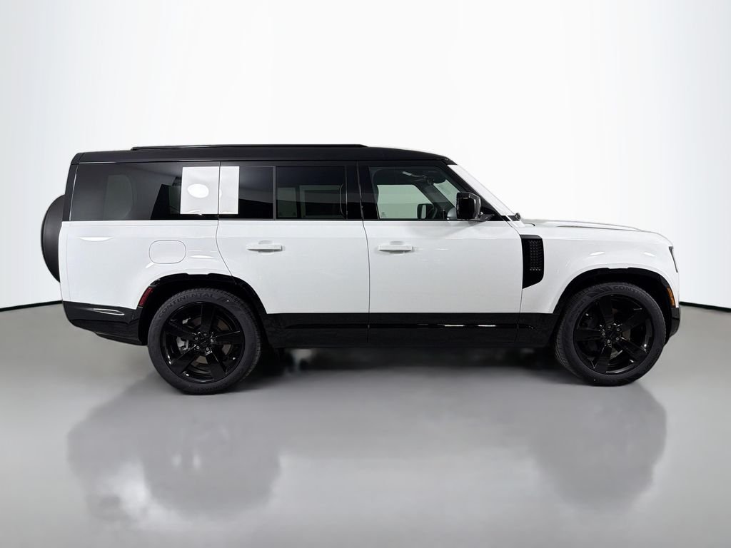 New 2026 Fuji White Land Rover X-Dynamic SE image 4