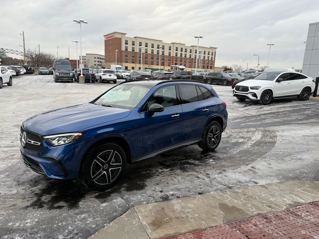 New 2026 Starling Blue Metallic Mercedes-Benz GLC 300 image 3
