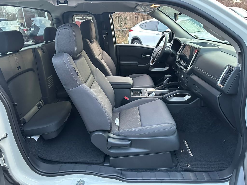 2025 Nissan Frontier SV - Photo 27