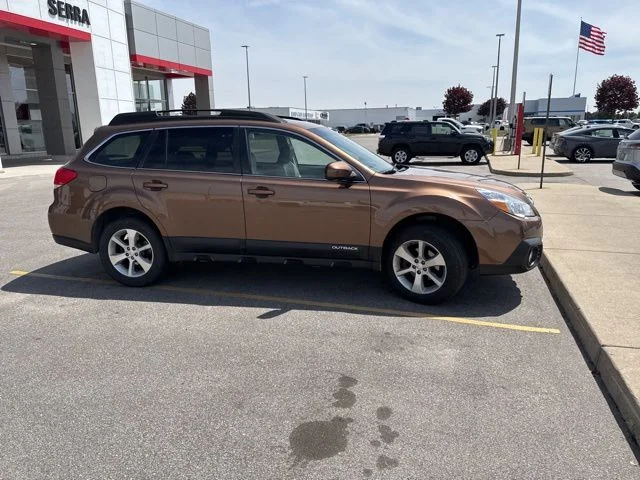 Used 2013 Tan Subaru 2.5i image 4