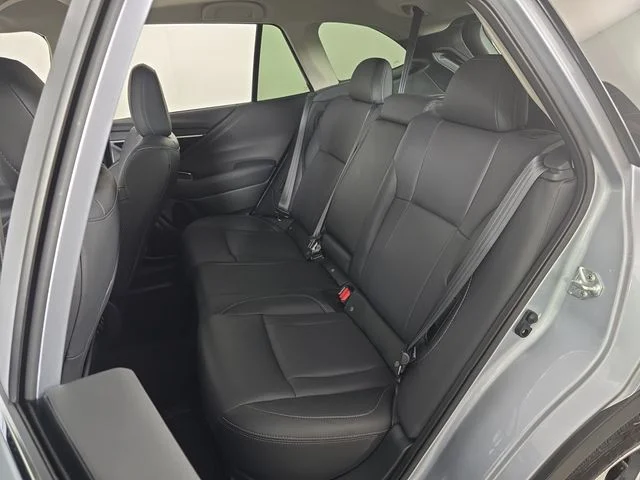 Used 2022 Ice Silver Metallic Subaru Limited image 18