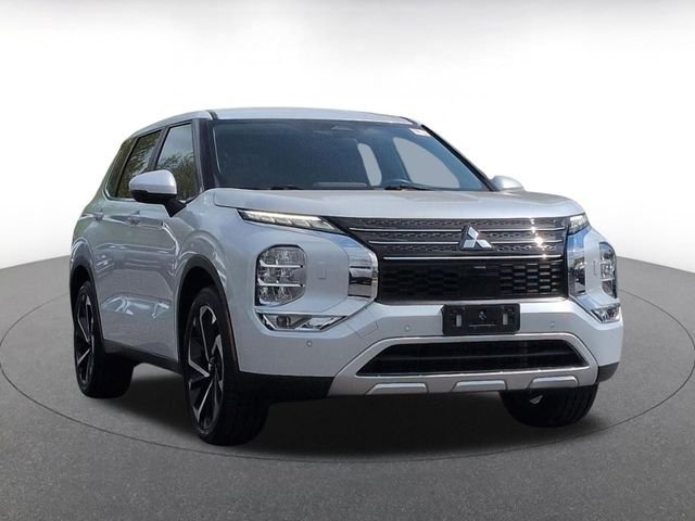Used 2023  Mitsubishi SE Black Edition image 1