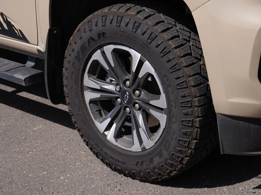 Used 2022 Black Chevrolet 4WD Z71 image 17