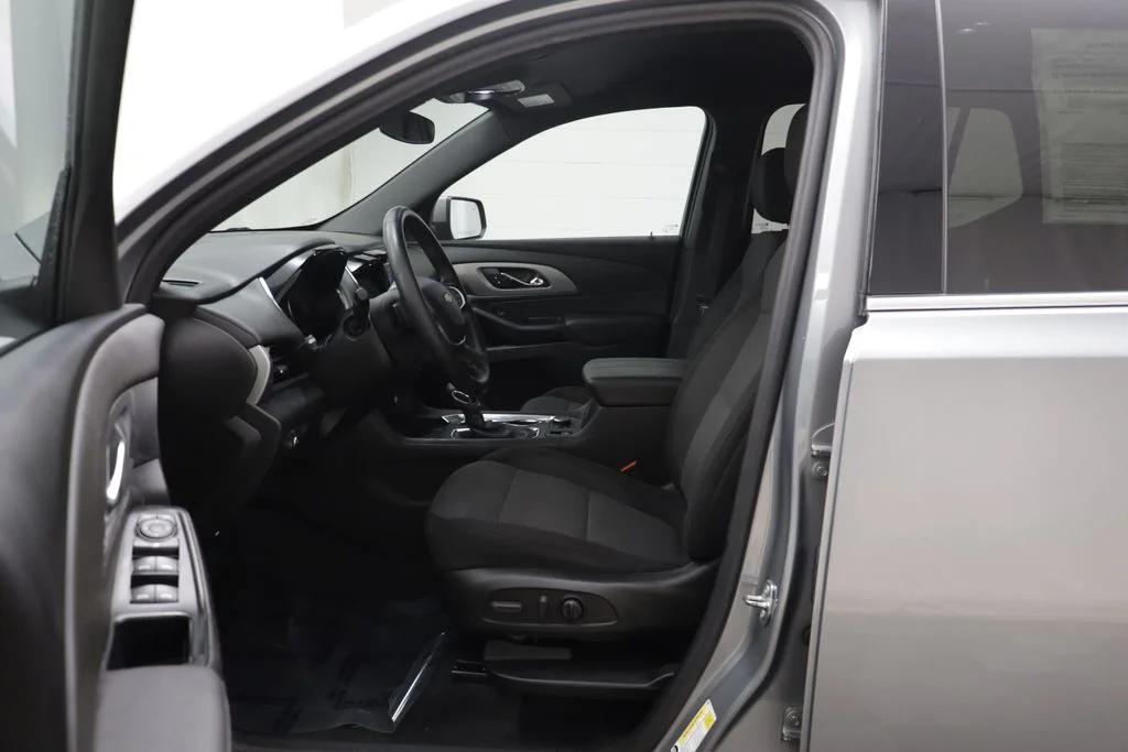 Used 2023 Sterling Gray Metallic Chevrolet LT image 5
