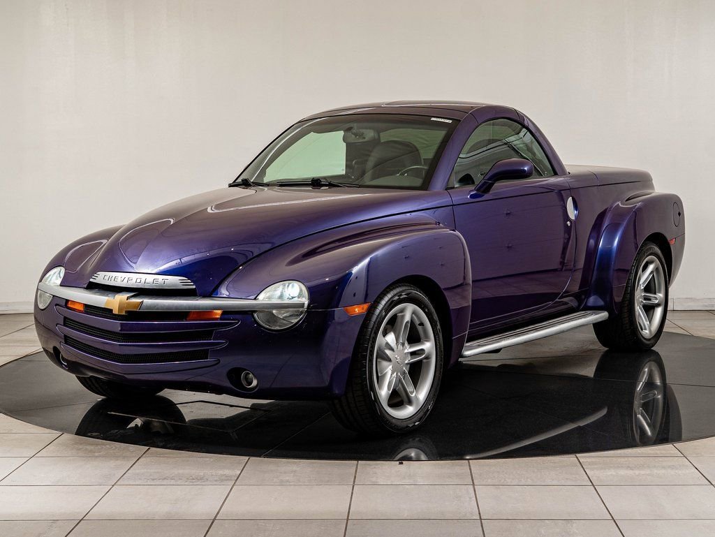 Used 2004 Ultra Violet Metallic Chevrolet  image 1