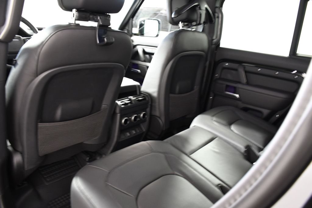New 2026 Santorini Blk Land Rover X-Dynamic SE image 27