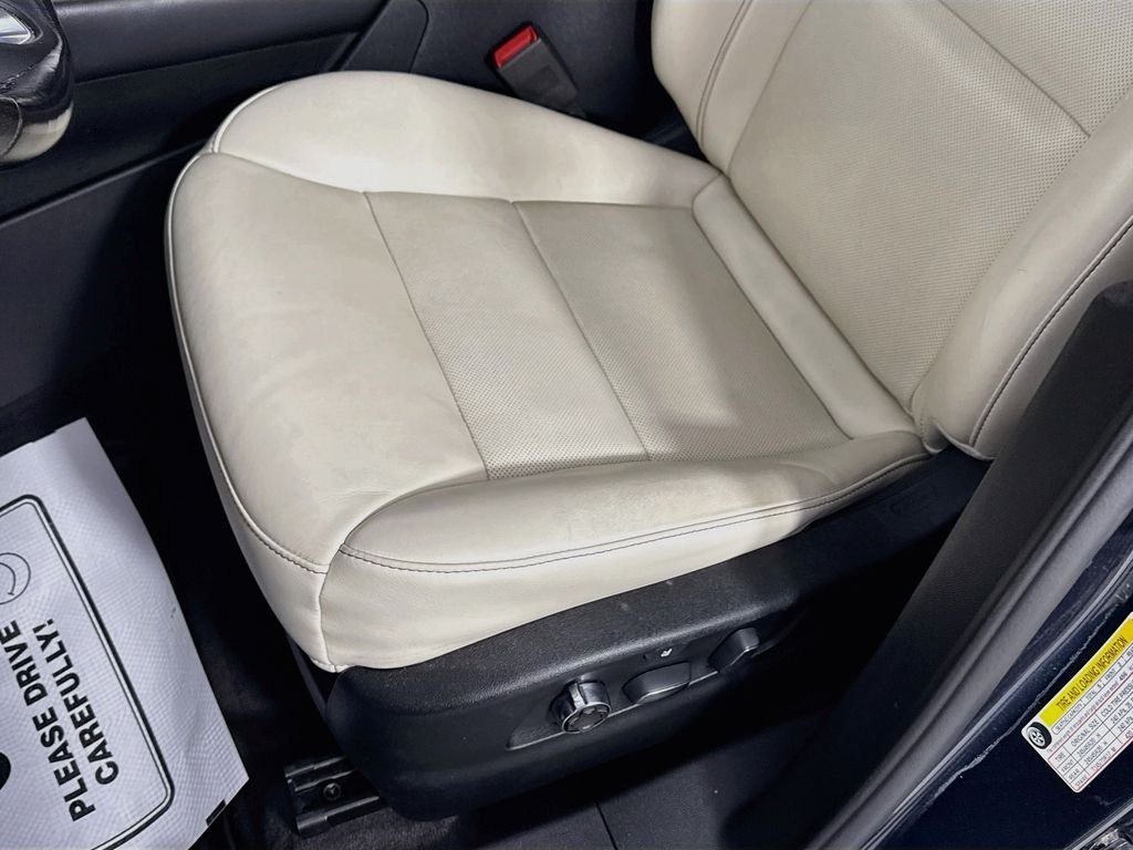 Used 2020  Cadillac Sport image 24
