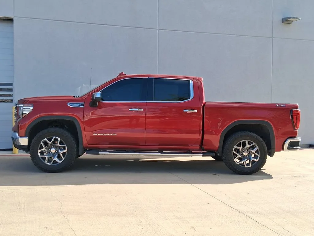 Used 2025 Volcanic Red Tintcoat GMC SLT image 4