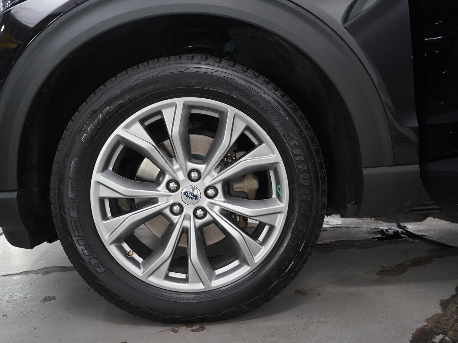 Used 2022  Ford Limited image 31