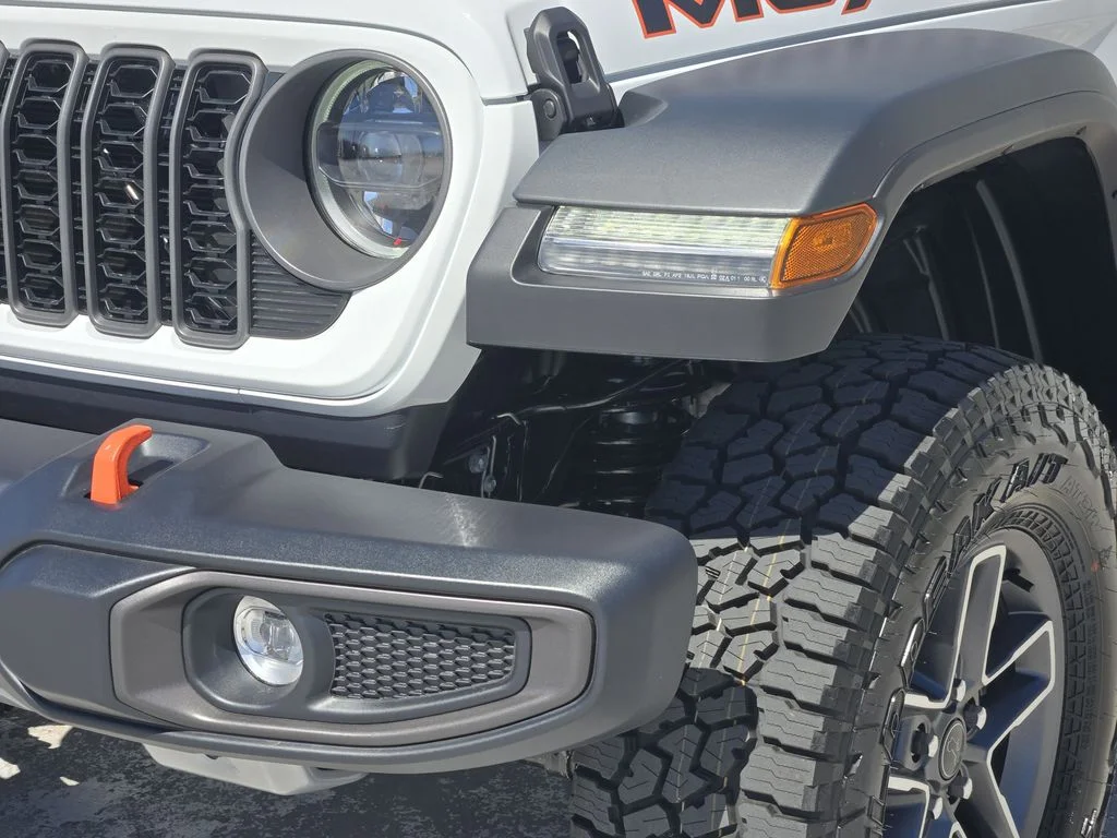 New 2026 Bright White Clearcoat Jeep Mojave image 6