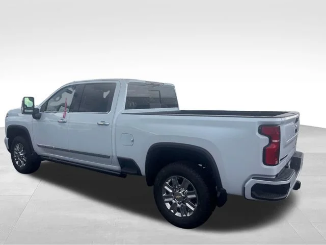 New 2026 Polar White Tricoat Chevrolet High Country image 34