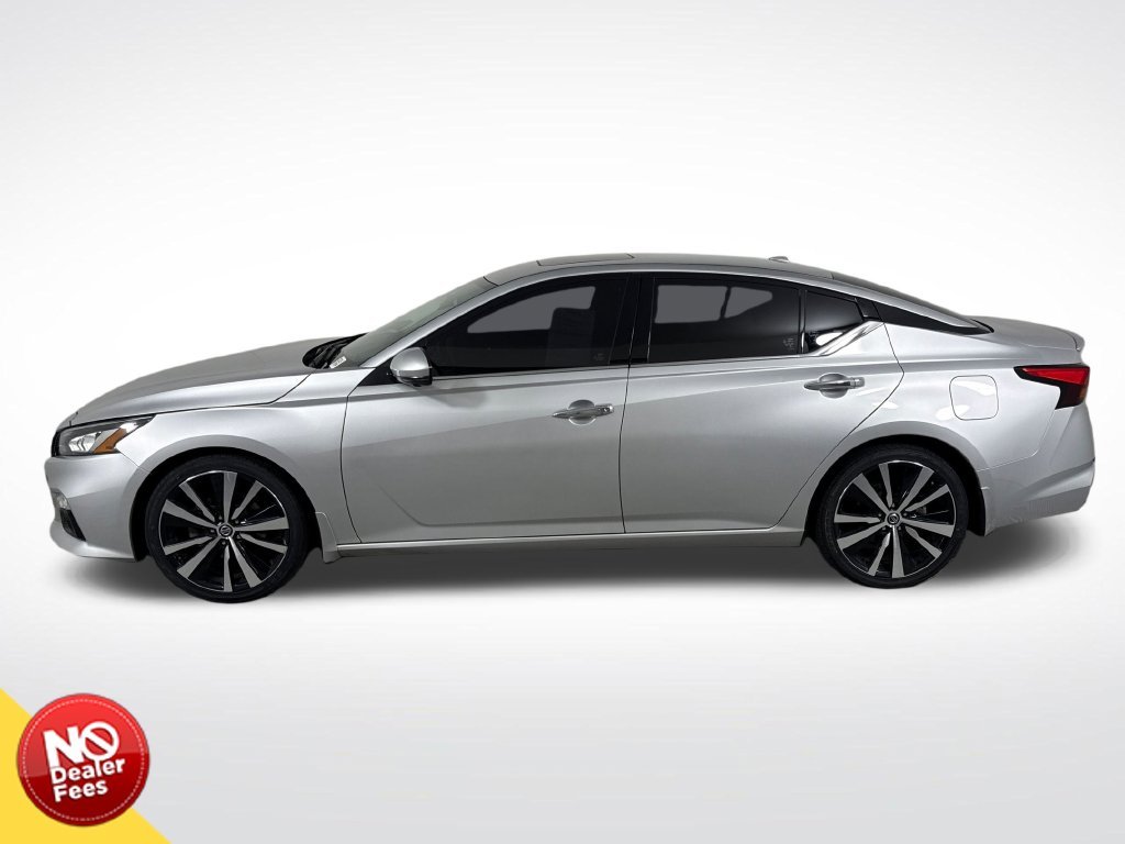 Used 2020 Silver Nissan 2.5 Platinum image 7