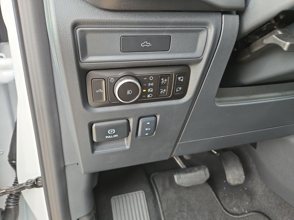 New 2026 Oxford White Ford Tremor® image 17