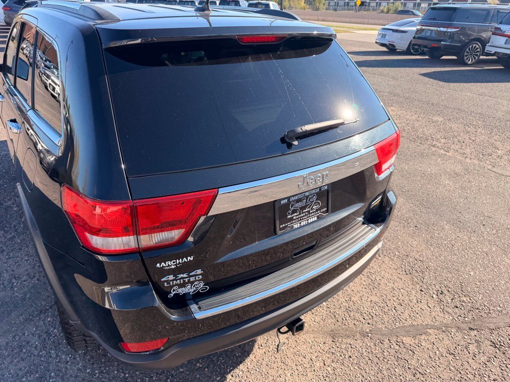 Used 2013 Black Jeep Limited image 21