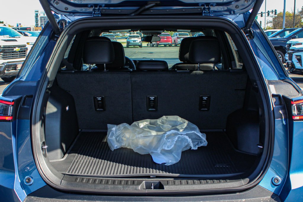 2027 Chevrolet Equinox LT - Photo 9