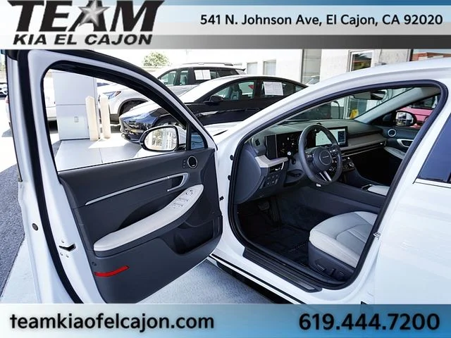 Used 2024 White Hyundai Limited image 40