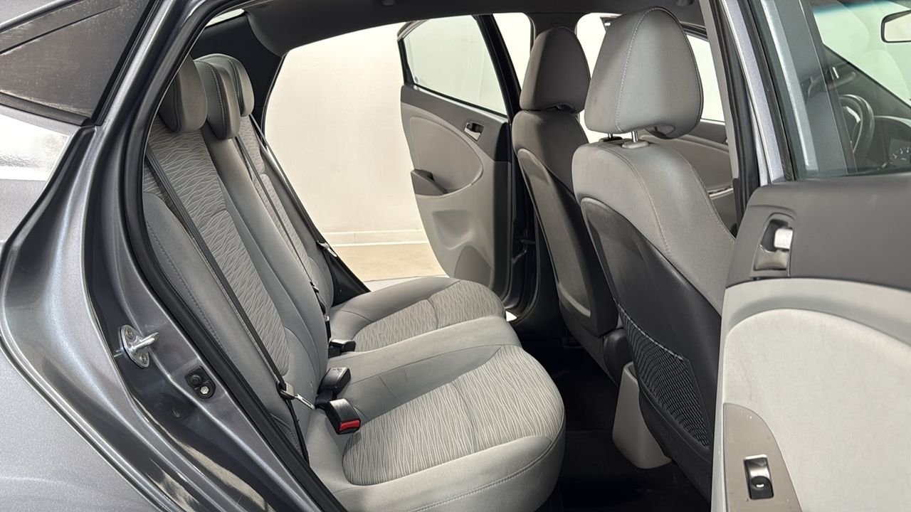 Used 2017 Gray Hyundai SE image 17