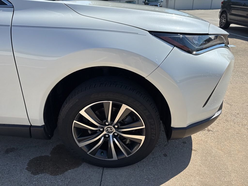 2022 Toyota Venza LE - Photo 7