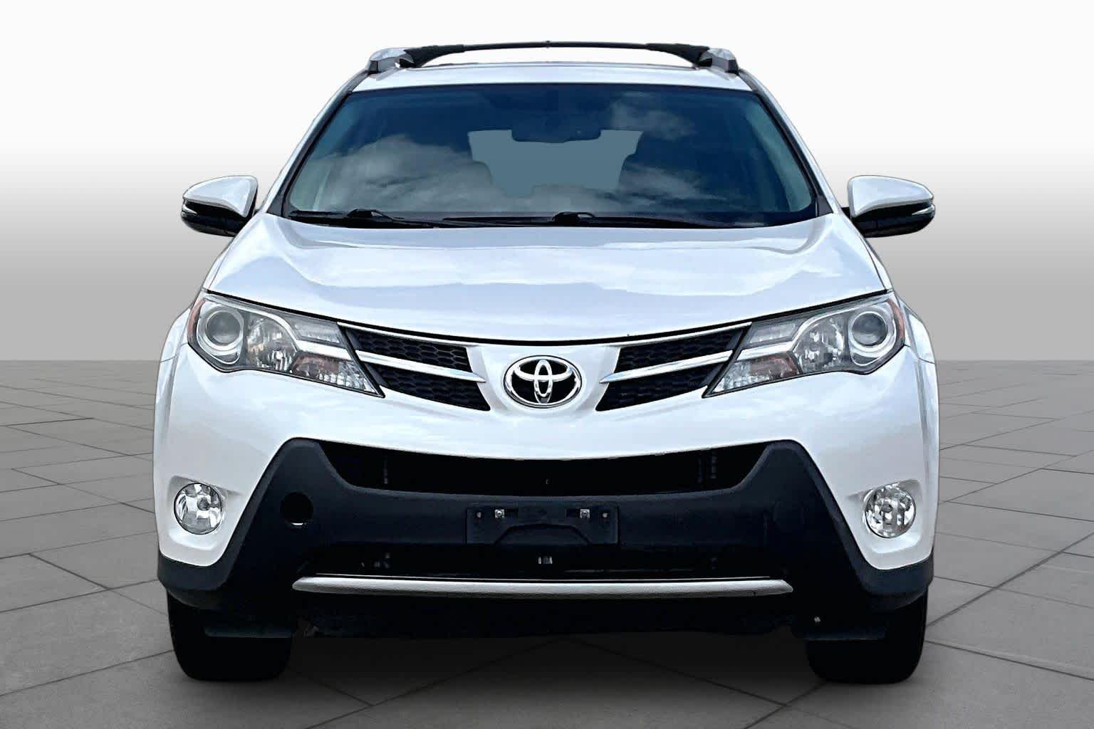 Used 2013 Blizzard Pearl Toyota Limited image 4