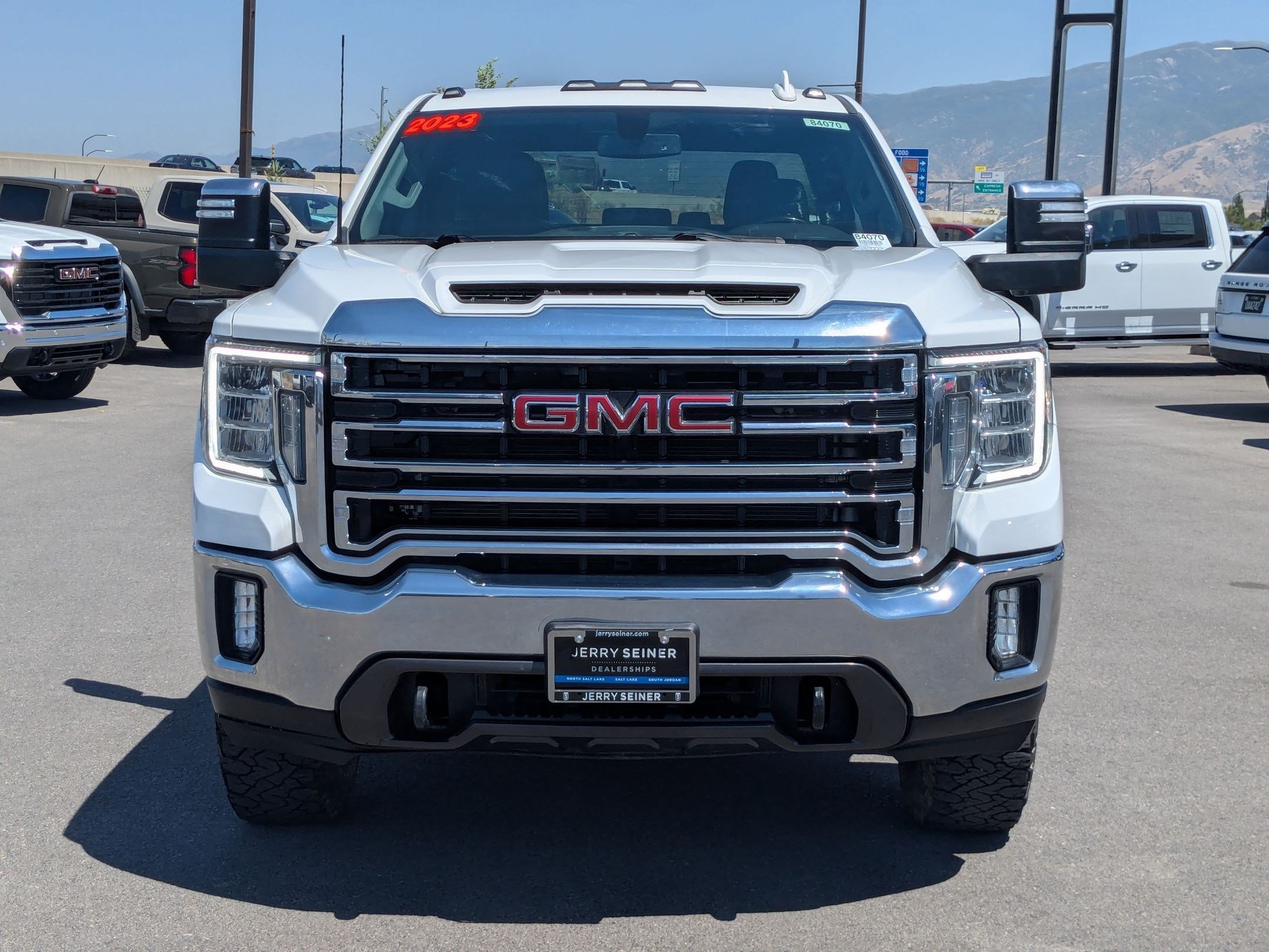 Used 2023 SUMMIT WHITE GMC SLT image 8