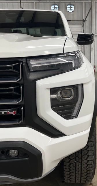 Used 2026 White GMC AT4 image 9