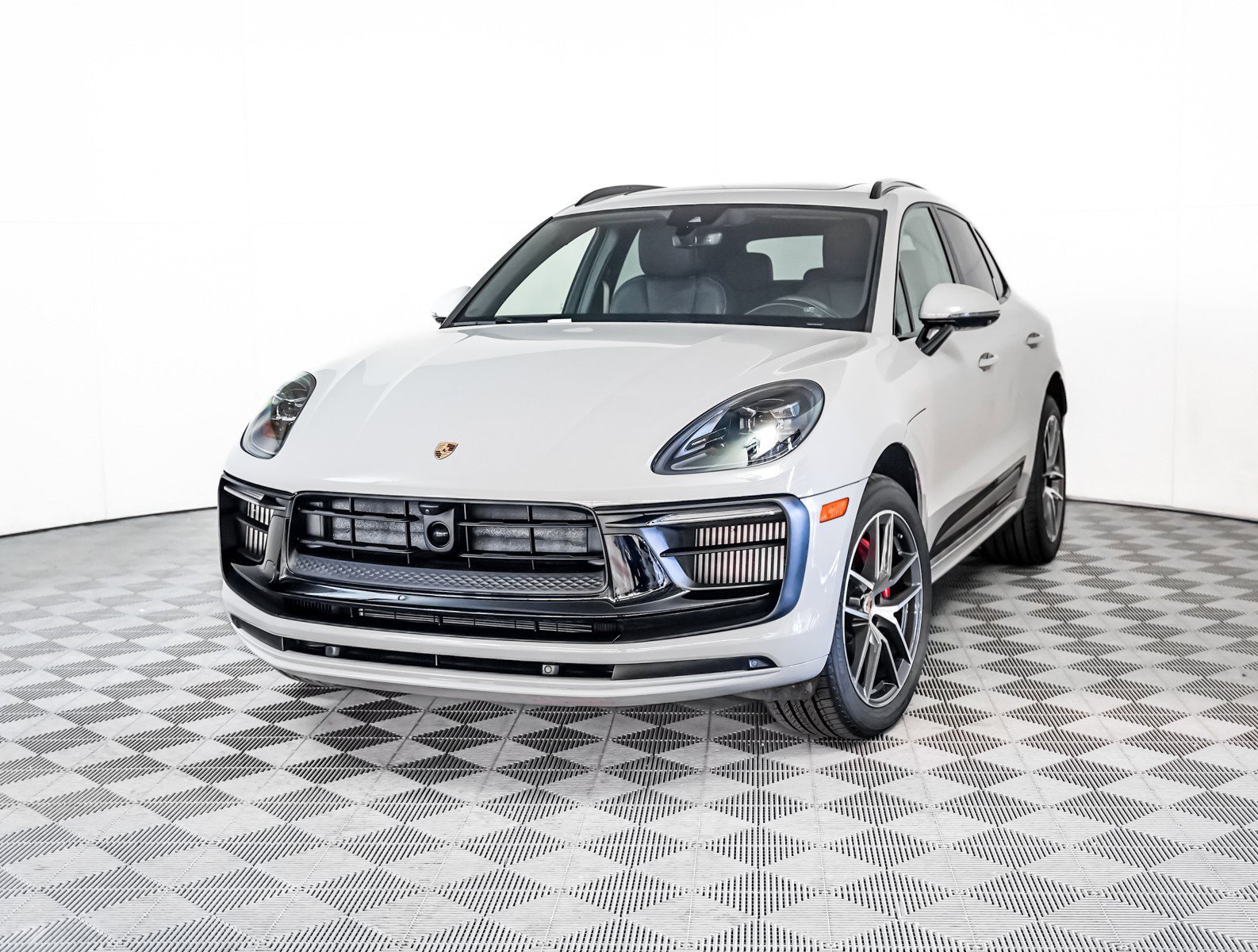 2025 Porsche Macan S