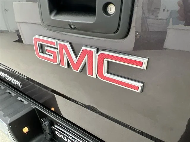 Used 2016 Silver GMC SLT image 38