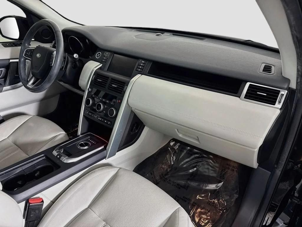 Used 2017 Black Land Rover HSE image 31
