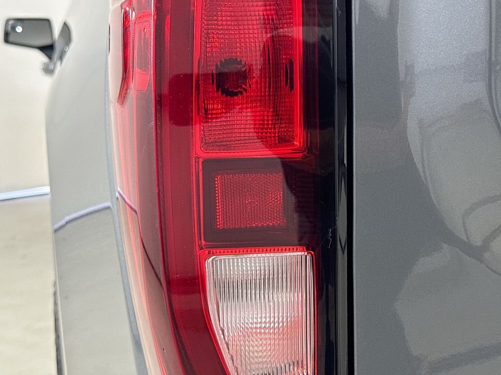 Used 2021 Satin Steel Metallic GMC Elevation image 31