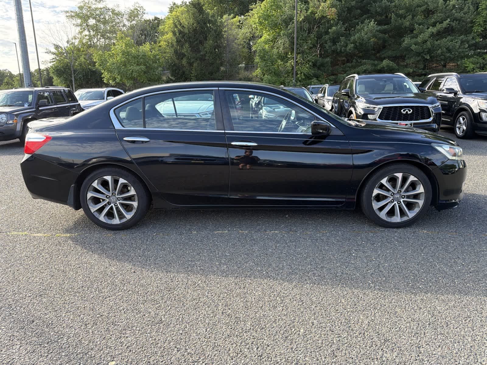 Used 2014  Honda Sport image 6