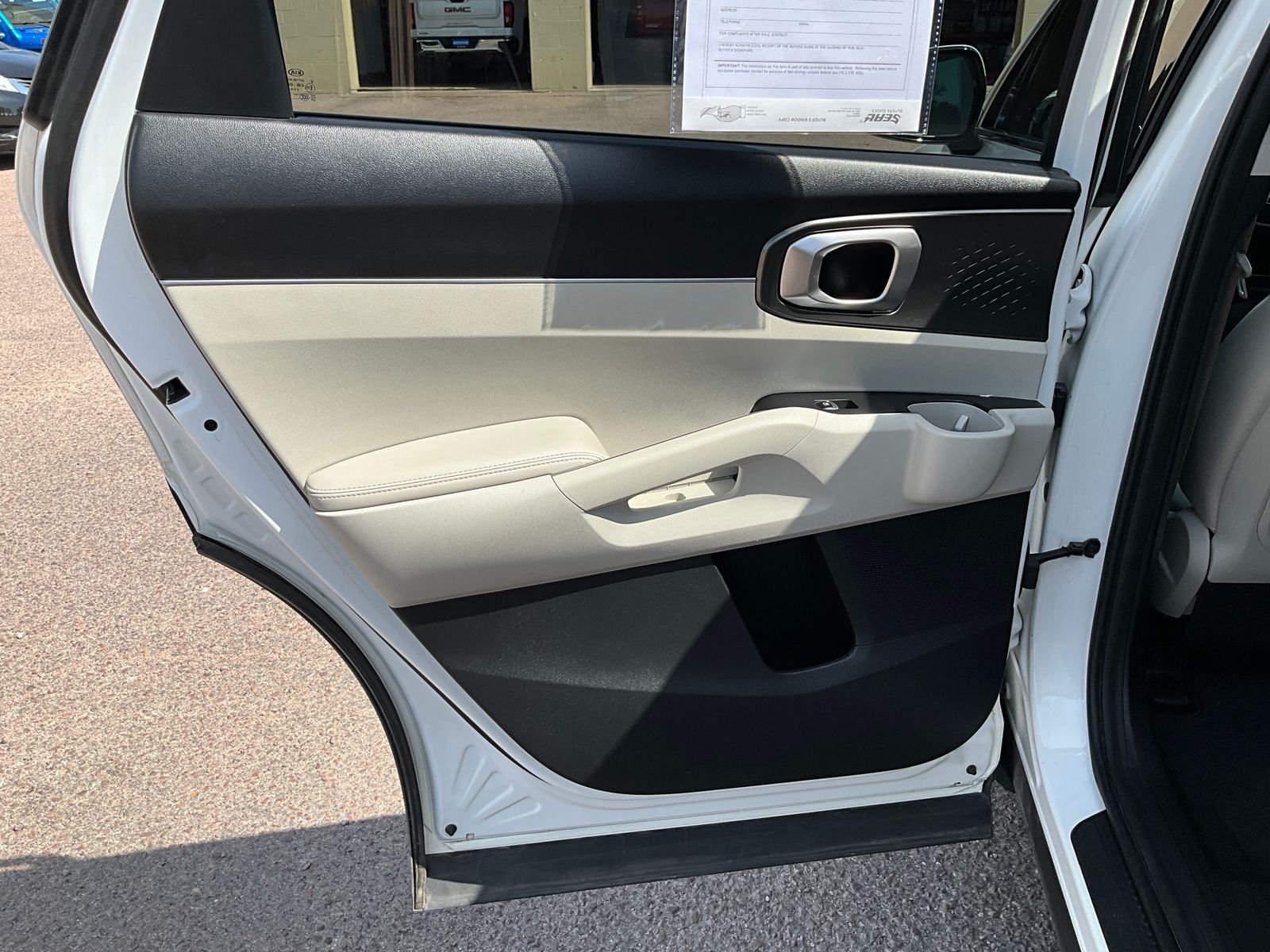 Used 2021 White Kia S image 22