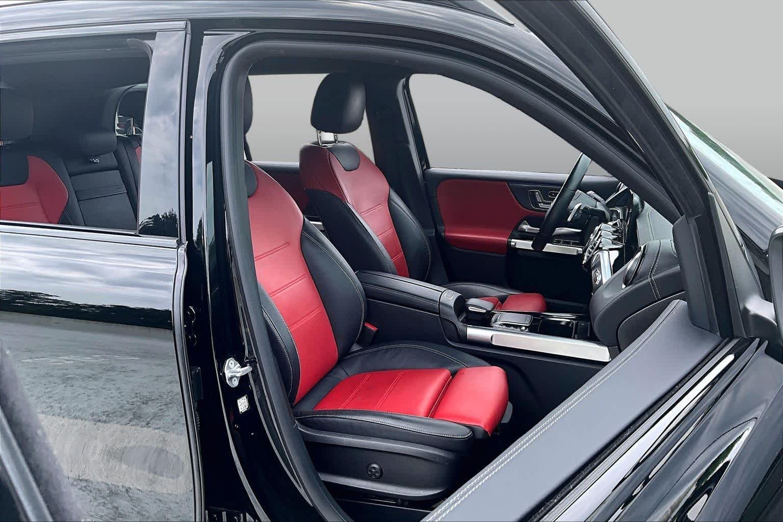 Used 2021 Night Black Mercedes-Benz GLB 250 image 9