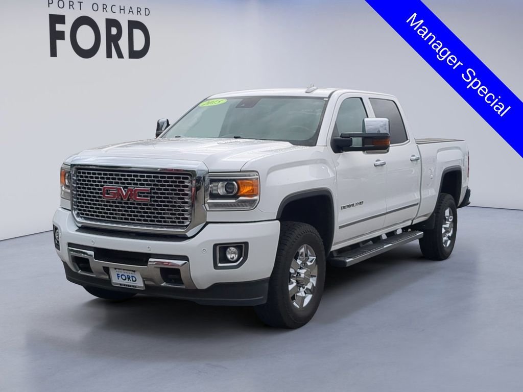 2015 GMC Sierra 4WD Crew Cab Standard Box SRW's photo