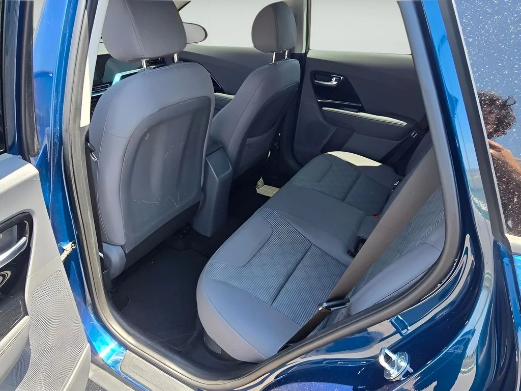 Used 2021 Deep Cerulean Kia LXS image 12
