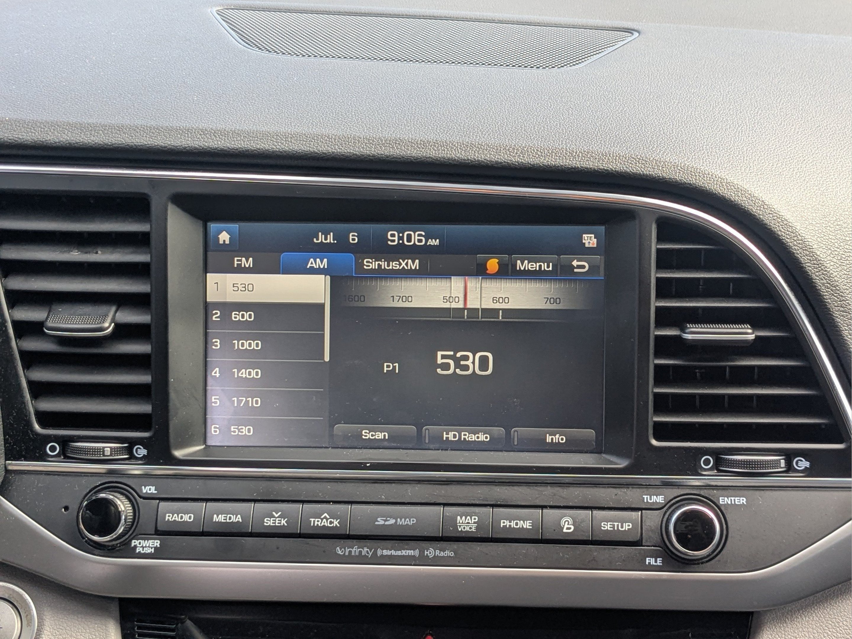 2017 Hyundai Elantra Limited - Photo 14