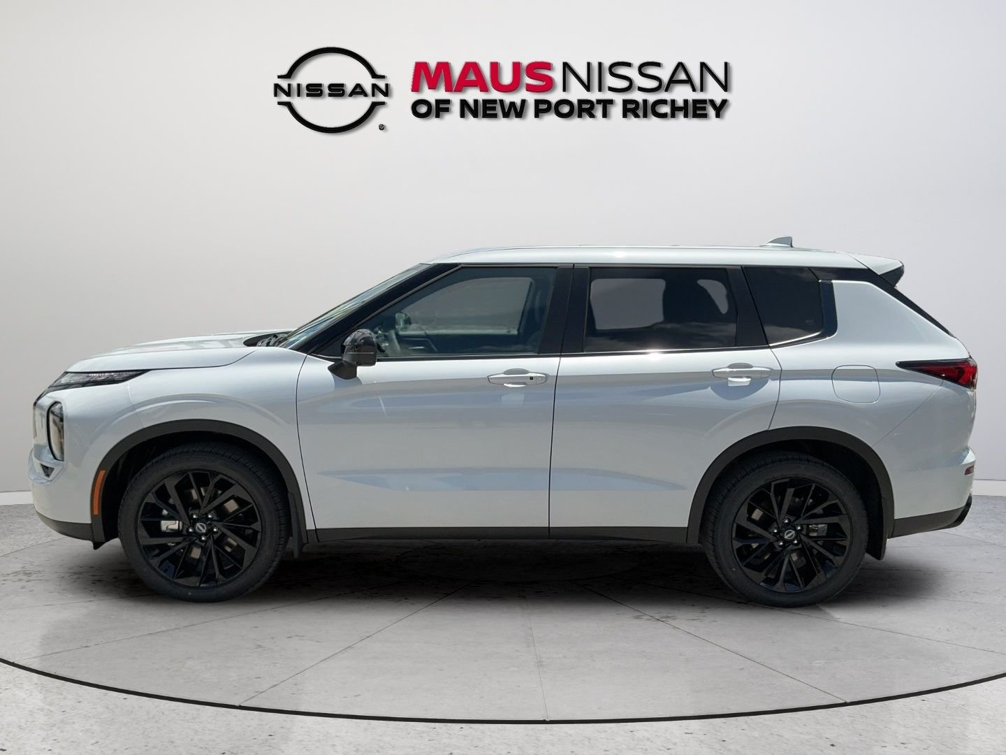 New 2026 White Nissan SL image 6
